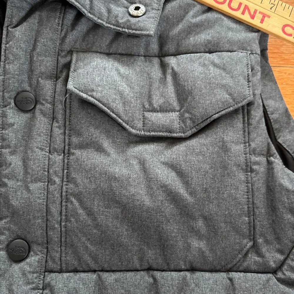 The North Face Patrick's Point Vest Mens M Charcoal‎ Gray Puffer Insulated Snap